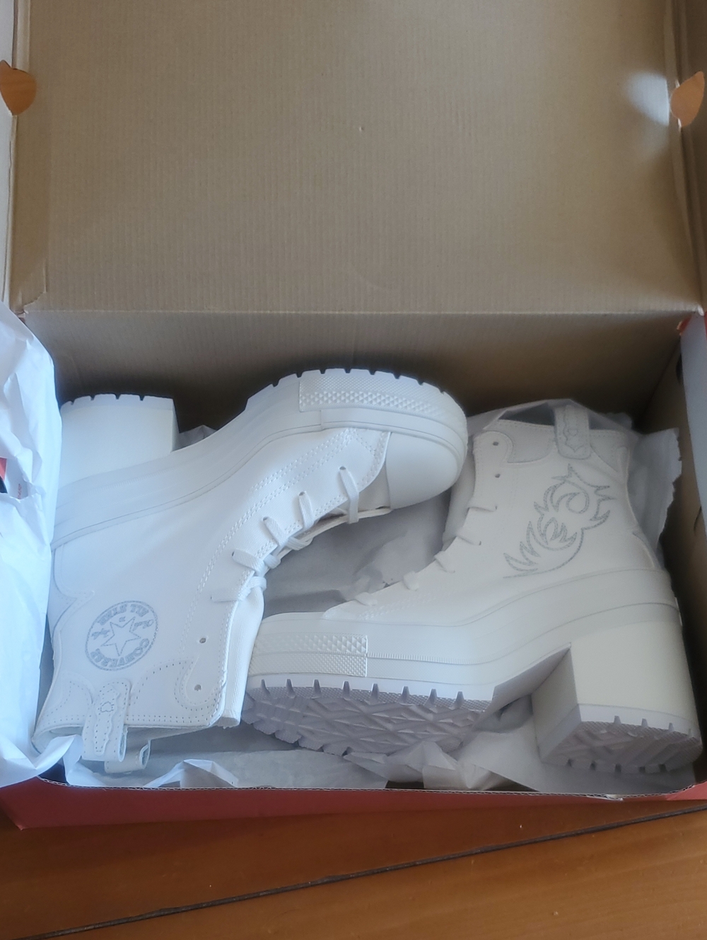 Converse 70 De Luxe Heel Cowgirl Platforms - Picture 12 of 12